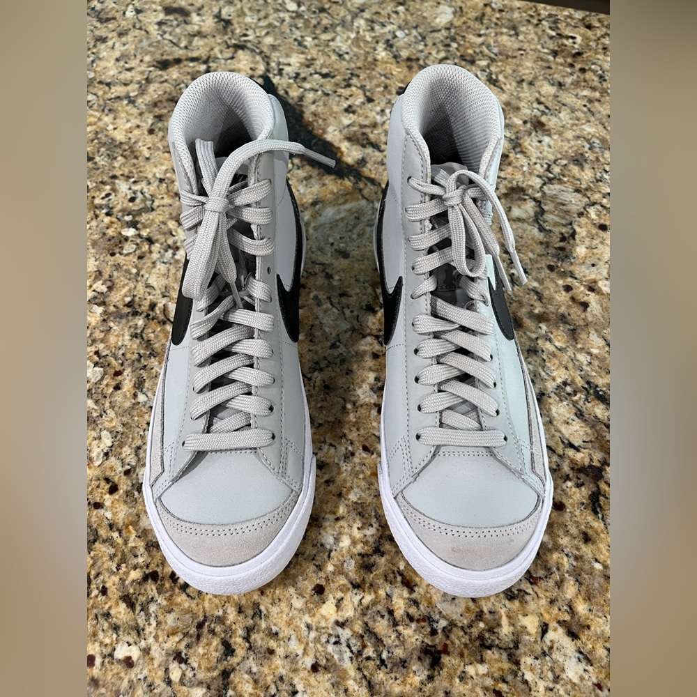 Youth Nike Blazers Gray and Black High-Top Sneakers. NWOT. No box. - Picture 5 of 8